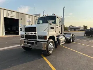 2025 MACK PI64T