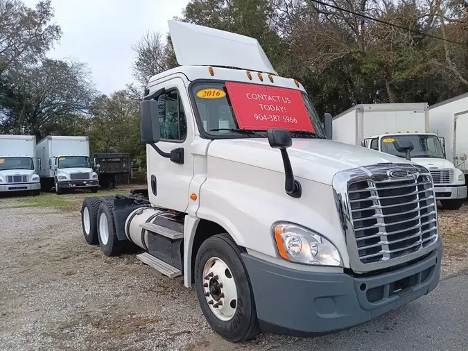 2016 FREIGHTLINER/MERCEDES CASCADIA 125