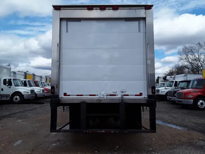 2017 FREIGHTLINER/MERCEDES M2 106