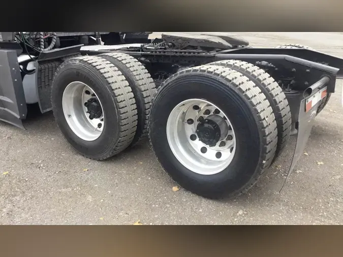 2023 Freightliner Cascadia 126