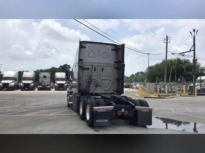 2023 Freightliner Cascadia
