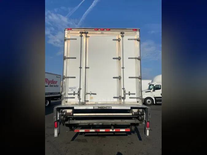 2018 FREIGHTLINER M2 106