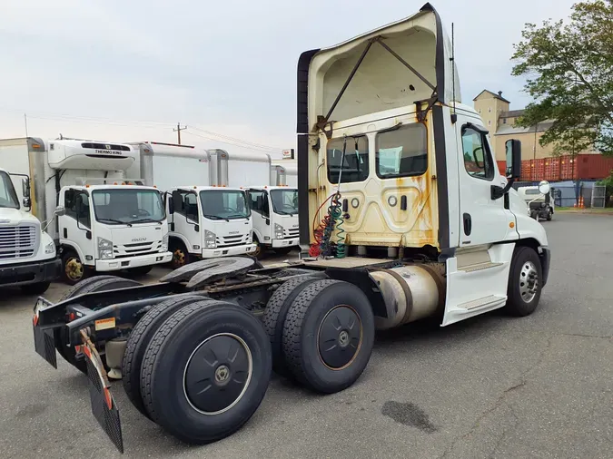 2019 FREIGHTLINER/MERCEDES CASCADIA 125