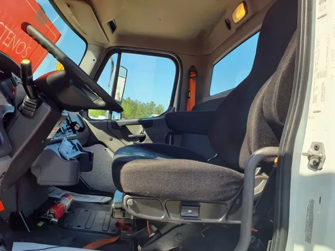 2019 FREIGHTLINER/MERCEDES M2 106