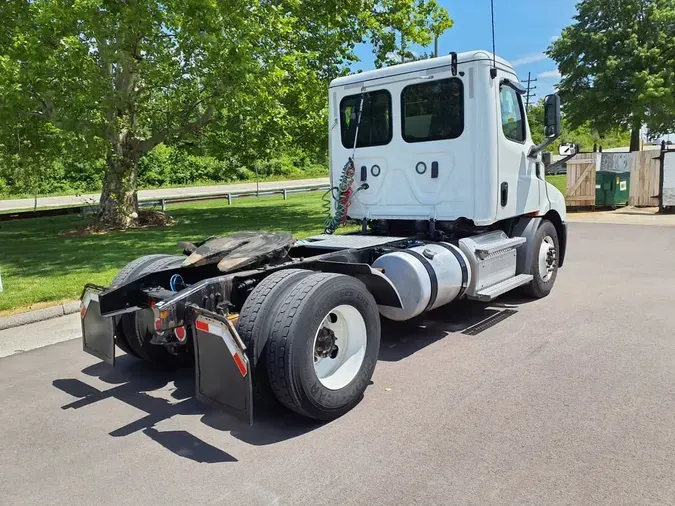2020 FREIGHTLINER NEW CASCADIA 116