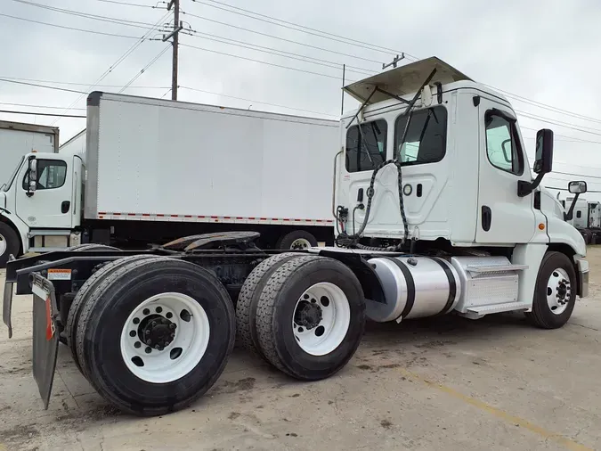 2019 FREIGHTLINER/MERCEDES CASCADIA 125