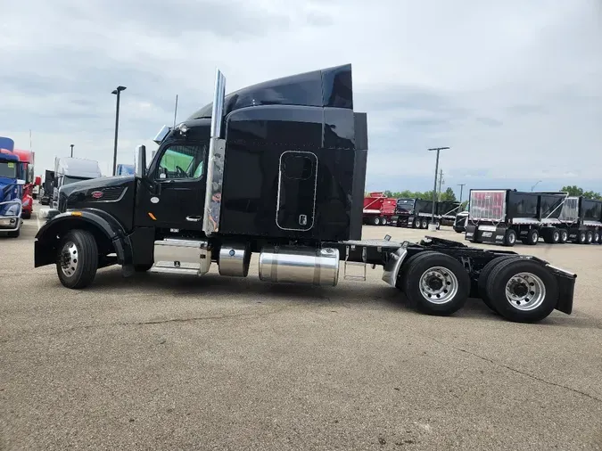 2021 PETERBILT 567
