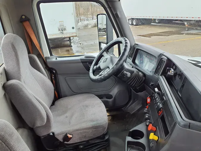 2019 NAVISTAR INTERNATIONAL RH613 DAYCAB S/A