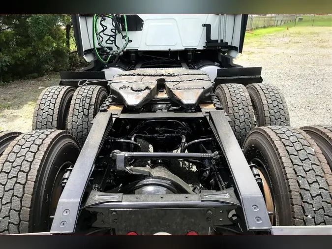 2022 INT LT625 6x4