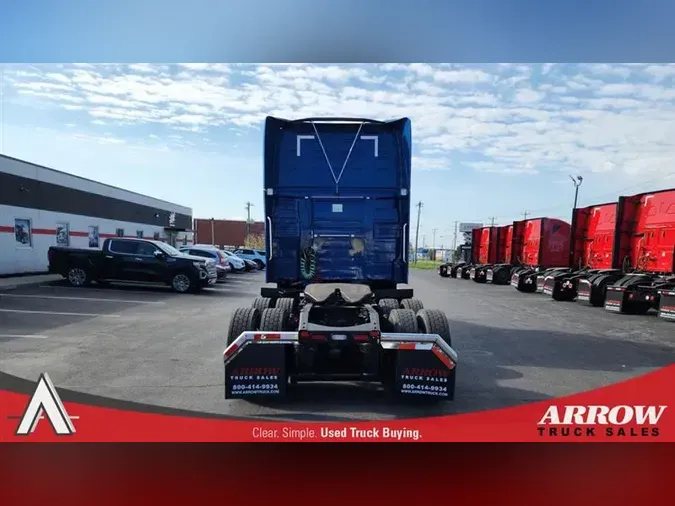 2023 VOLVO VNL760