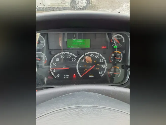2018 FREIGHTLINER M2 106