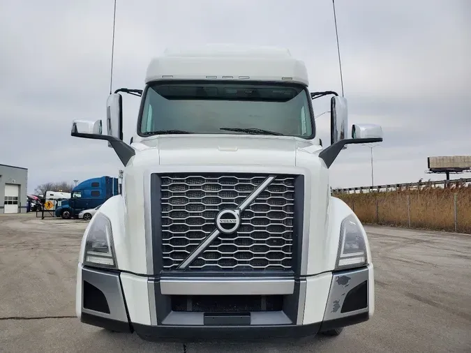 2020 VOLVO VNL64T760