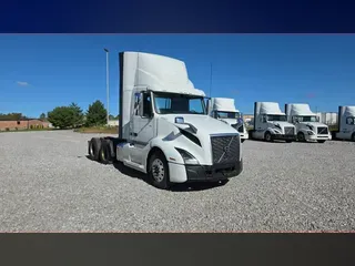 2019 Volvo VNL300