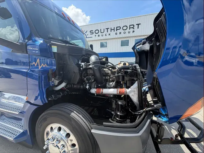 2022 Freightliner Cascadia 126