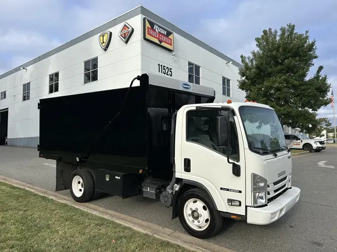 2022 Isuzu NPR-HD