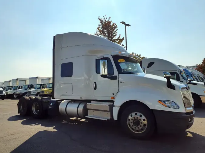 2019 NAVISTAR INTERNATIONAL LT625 SLPR CAB