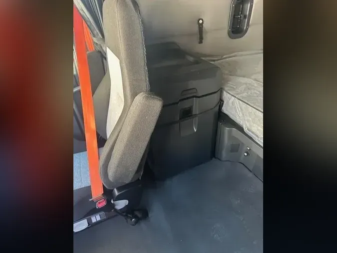 2021 Freightliner Cascadia