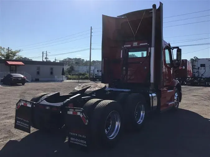 2020 VOLVO VNR300