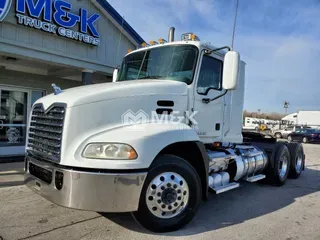 2018 MACK CXU613