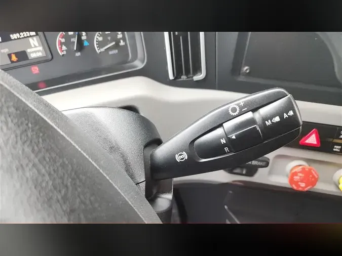 2020 FREIGHTLINER CA126