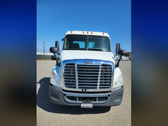 2016 FREIGHTLINER/MERCEDES CASCADIA 113