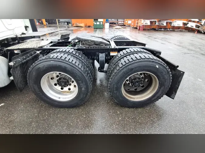 2019 Freightliner Cascadia 126