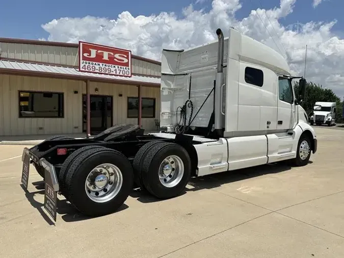 2021 VOLVO VNL64T740