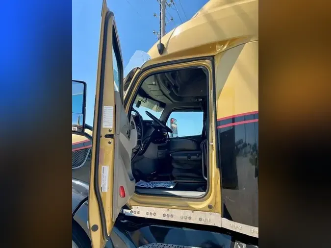 2021 Peterbilt 5793528dcc0ab07afafc1e2071b295db768