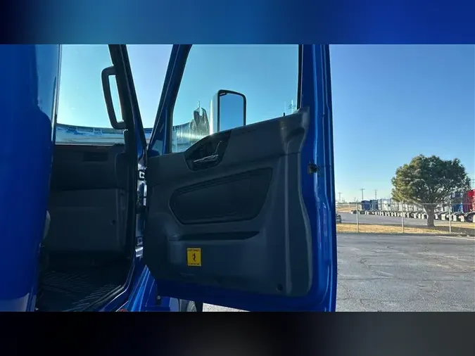 2021 INTERNATIONAL LT