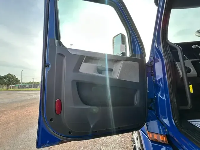 2020 FREIGHTLINER CA126