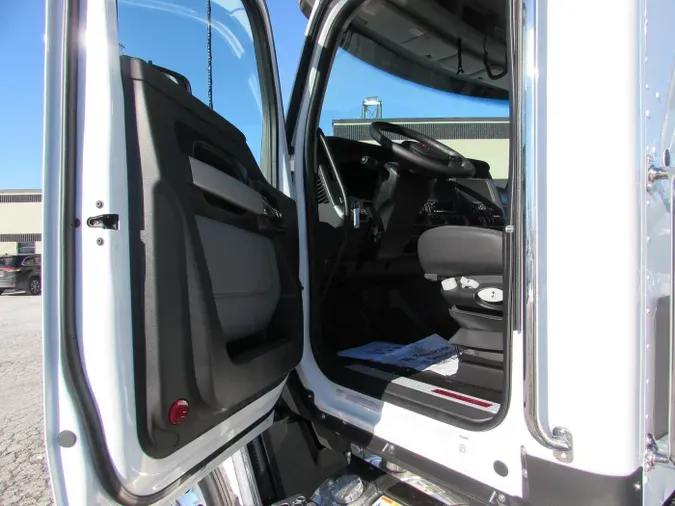 2026 Kenworth T680 Short Hood35380dddc851f906f4dd48eee95b3274