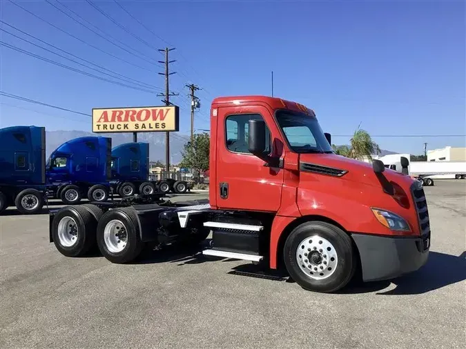 2020 FREIGHTLINER CA126353821eeb8cab4fe8239d65458abaede