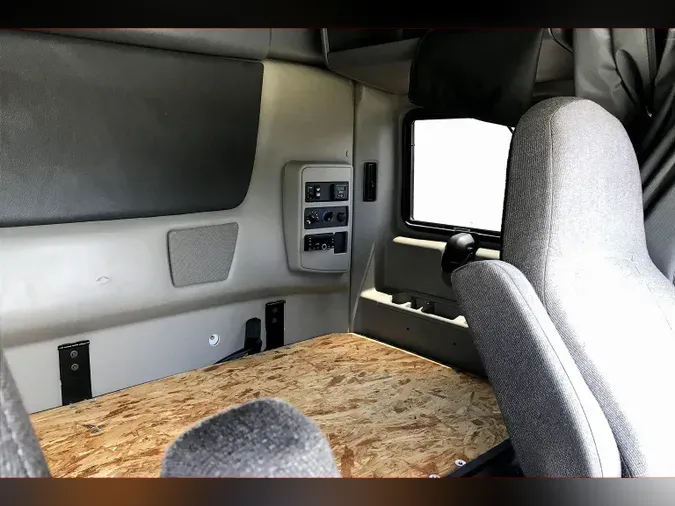 2022 INT LT625 6x4