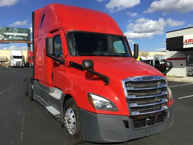 2021 FREIGHTLINER CA126