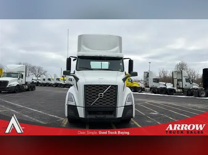 2021 VOLVO VNL300