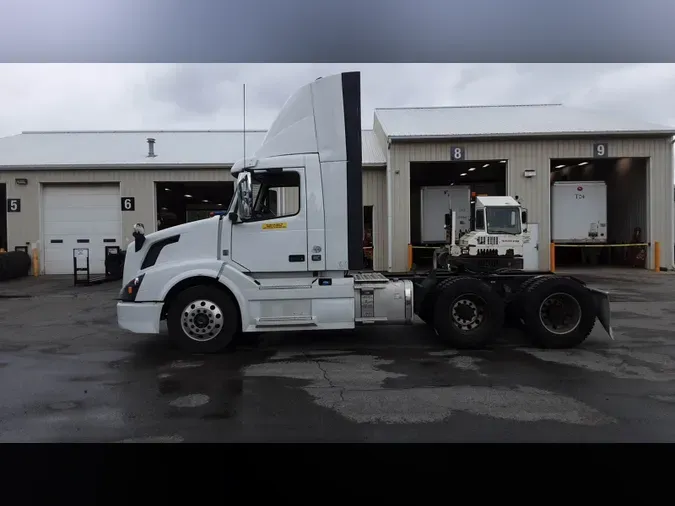 2018 Volvo VNL300