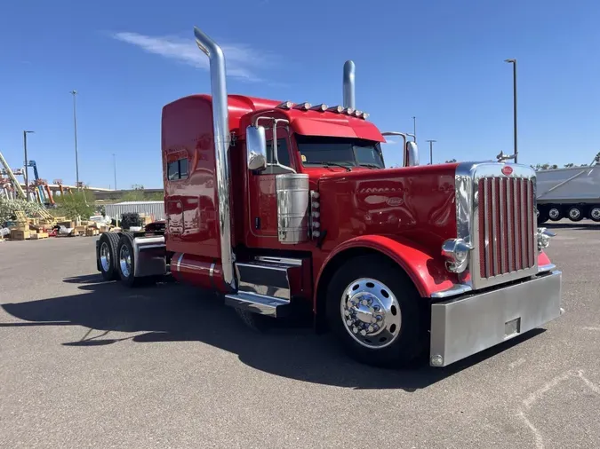 2022 Peterbilt 389