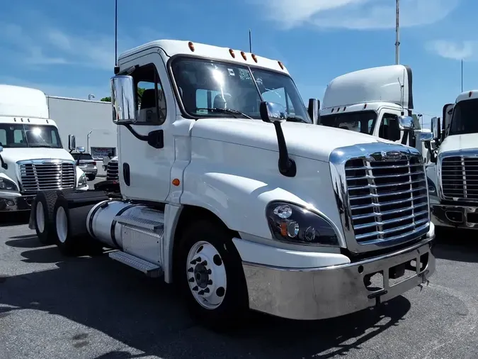 2020 FREIGHTLINER CASCADIA 125
