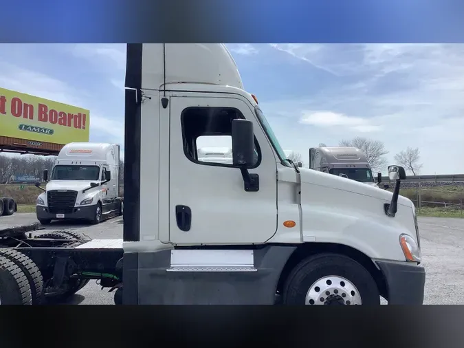 2019 Freightliner Cascadia 125