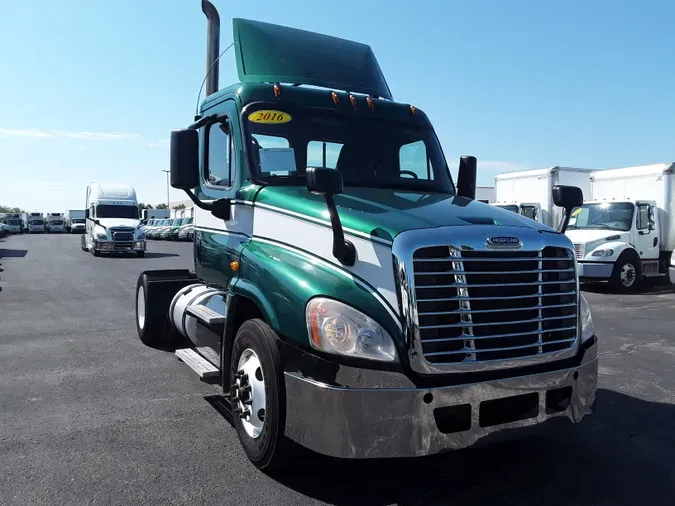 2016 FREIGHTLINER/MERCEDES CASCADIA 125