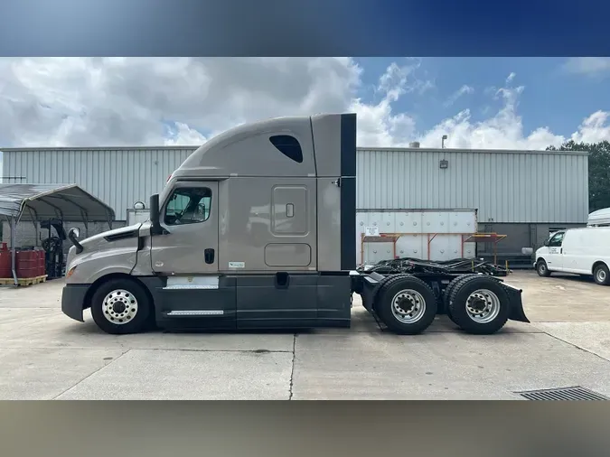2022 Freightliner Cascadia