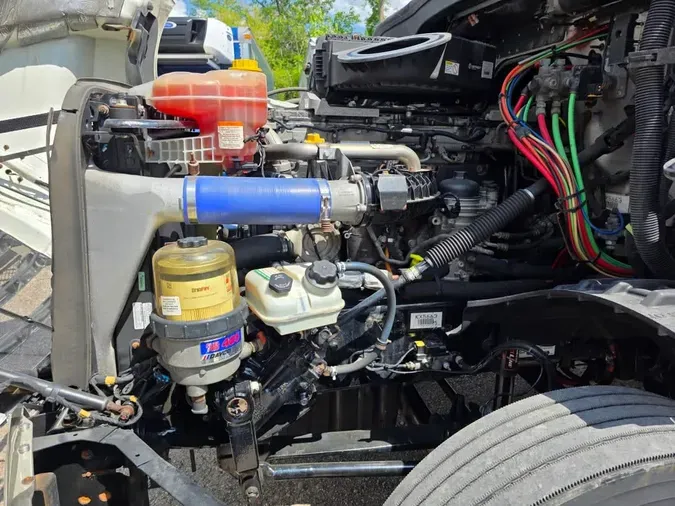 2019 FREIGHTLINER NEW CASCADIA 126