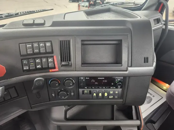 2020 VOLVO VNL62T300