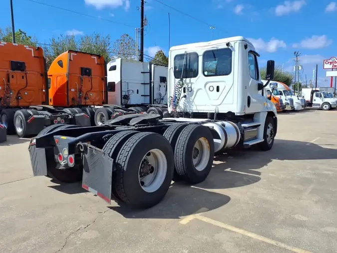 2019 FREIGHTLINER/MERCEDES CASCADIA 125