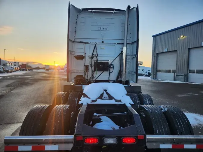 2023 VOLVO VNL64T860