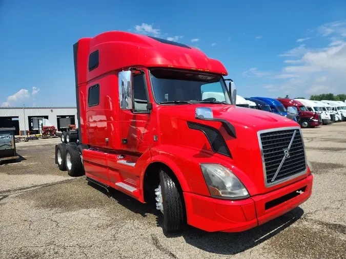 2016 VOLVO VNL64T780