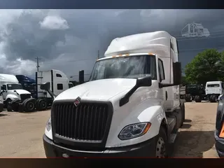 2021 INTERNATIONAL LT