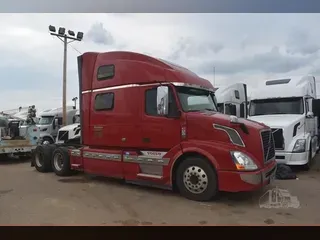 2017 VOLVO VNL64T780