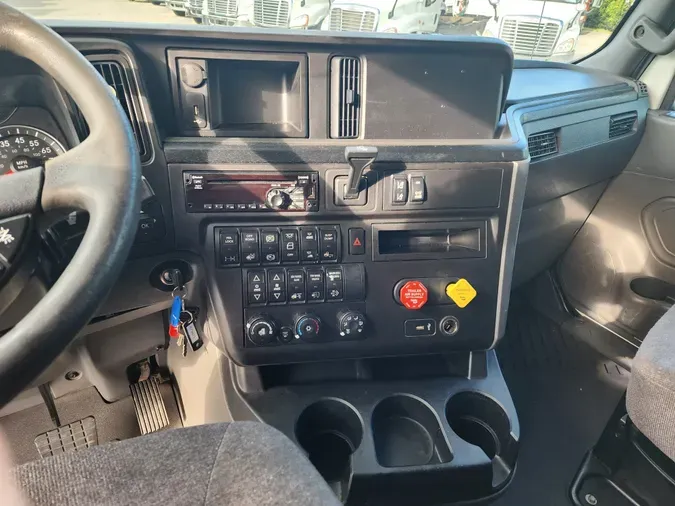 2019 NAVISTAR INTERNATIONAL LT625 SLPR CAB