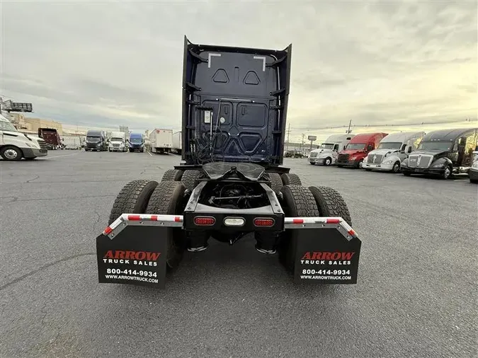 2021 FREIGHTLINER CA126